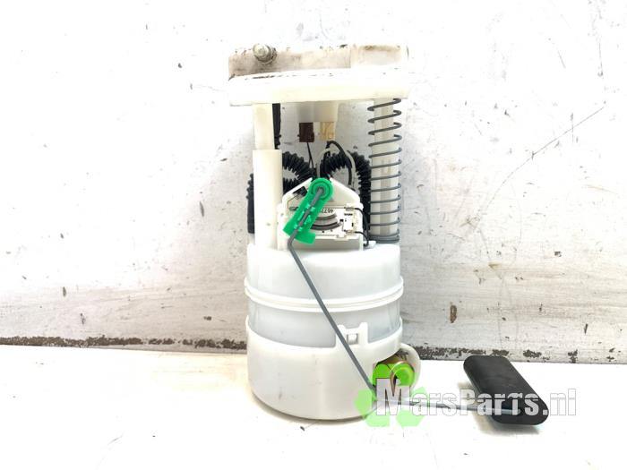 Gebruikte Tank element Pomp Renault Clio III (BR/CR) 1.6 16V Prijs € 45,00 Margeregeling aangeboden door Autodemontagebedrijf De Mars
