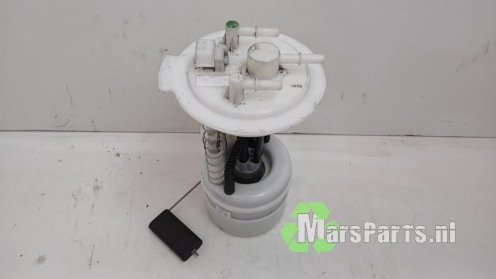 Gebruikte Benzinepomp Nissan Micra (K14) 0.9 IG-T 12V Prijs € 100,00 Margeregeling aangeboden door Autodemontagebedrijf De Mars