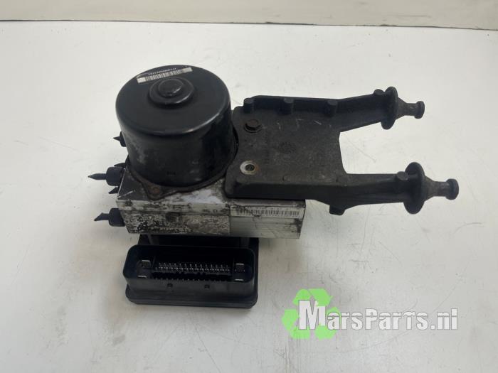 Gebruikte ABS Pomp Chrysler 300 C Touring 3.5 V6 24V Prijs € 135,00 Margeregeling aangeboden door Autodemontagebedrijf De Mars