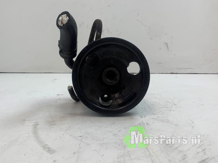 Gebruikte Pomp Servo Chrysler 300 C Touring 3.5 V6 24V Prijs € 65,00 Margeregeling aangeboden door Autodemontagebedrijf De Mars