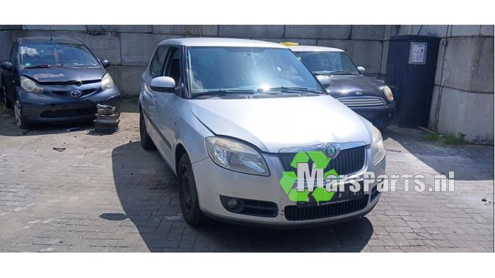 Gebruikte Aandrijfas rechts-voor Skoda Fabia II (5J) 1.6i 16V Prijs € 70,00 Margeregeling aangeboden door Autodemontagebedrijf De Mars