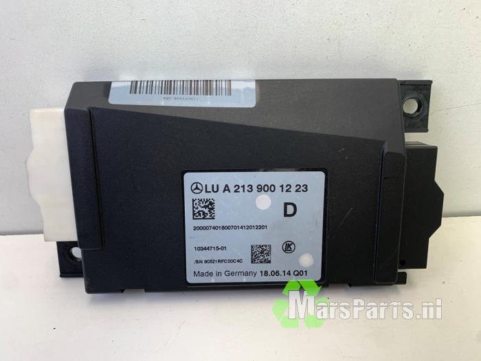 Gebruikte Start/Stop computer Mercedes S (222.0/222.1) 3.0 S-400d 4-Matic Prijs € 100,00 Margeregeling aangeboden door Autodemontagebedrijf De Mars