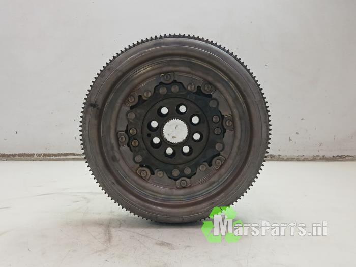 Gebruikte Dubbele massa vliegwiel Volkswagen Golf VII (AUA) 2.0 GTI 16V Clubsport Prijs € 85,00 Margeregeling aangeboden door Autodemontagebedrijf De Mars