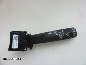 Gebruikte Ruitenwis Schakelaar Opel Corsa E 1.0 SIDI Turbo 12V Prijs € 30,00 Margeregeling aangeboden door Autobedrijf Broekhuis B.V.