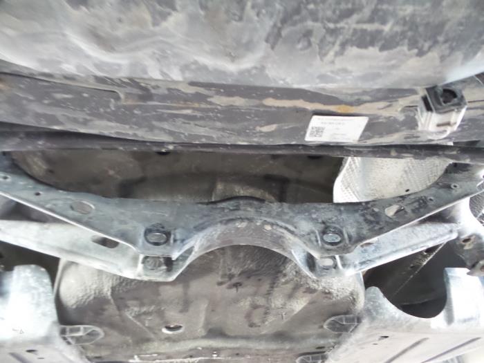 Subframe van een Skoda Superb (3V3) 1.6 TDI 2016