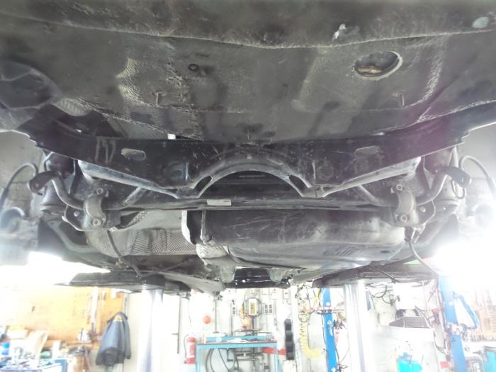 Gebruikte Subframe Skoda Superb (3V3) 1.6 TDI Prijs € 100,00 Margeregeling aangeboden door Autobedrijf Broekhuis B.V.