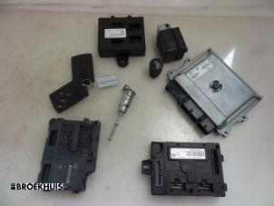 Gebruikte Computer Inspuit Renault Clio IV (5R) 0.9 Energy TCE 90 12V Prijs € 150,00 Margeregeling aangeboden door Autobedrijf Broekhuis B.V.