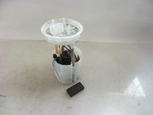 Gebruikte Tank element Pomp Volkswagen Polo V (6R) 1.2 12V BlueMotion Technology Prijs € 20,00 Margeregeling aangeboden door Autobedrijf Broekhuis B.V.