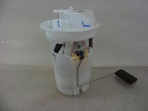 Gebruikte Tank element Pomp Ford Fiesta 7 1.1 Ti-VCT 12V 70 Prijs € 60,00 Margeregeling aangeboden door Autobedrijf Broekhuis B.V.