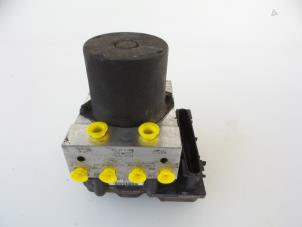 Gebruikte ABS Pomp Ford Transit 2.4 TDCi 16V Prijs € 48,40 Inclusief btw aangeboden door Autobedrijf Broekhuis B.V.