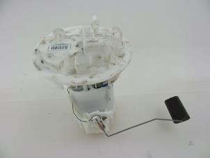 Gebruikte Tank element Pomp Citroen C4 Cactus (0B/0P) 1.2 PureTech 82 12V Prijs € 25,00 Margeregeling aangeboden door Autobedrijf Broekhuis B.V.