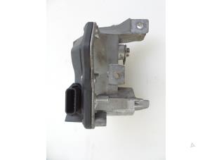 Gebruikte EGR Klep Renault Megane IV Estate (RFBK) 1.5 Energy dCi 110 Prijs € 40,00 Margeregeling aangeboden door Autobedrijf Broekhuis B.V.