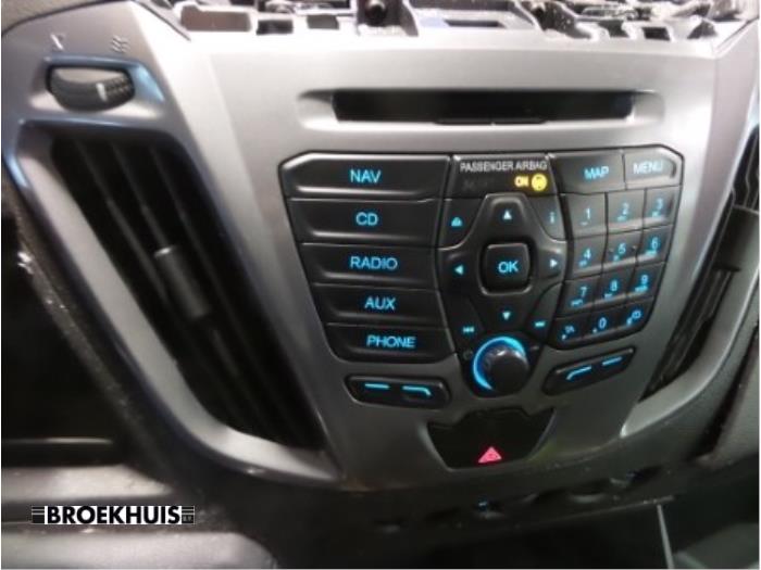 Multi Media Regelunit van een Ford Transit Custom 2.2 TDCi 16V 2015