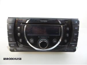 Gebruikte Radio CD Speler Toyota Hi-lux IV 2.5 D4-D 16V 4x4 Prijs € 75,00 Margeregeling aangeboden door Autobedrijf Broekhuis B.V.