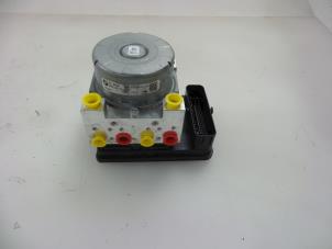 Gebruikte ABS Pomp BMW 2 serie Active Tourer (F45) 218d 2.0 TwinPower Turbo 16V Prijs € 300,00 Margeregeling aangeboden door Autobedrijf Broekhuis B.V.