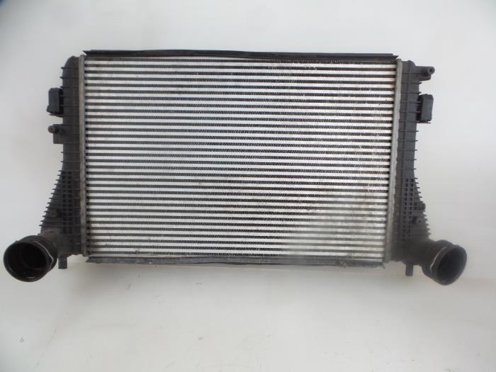 Gebruikte Intercooler Volkswagen Touran (1T1/T2) 2.0 TDI 16V 140 Prijs € 40,00 Margeregeling aangeboden door Autobedrijf Broekhuis B.V.