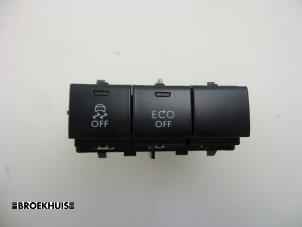 Gebruikte Schakelaar Peugeot 308 SW (L4/L9/LC/LJ/LR) 1.6 BlueHDi 120 Prijs € 10,00 Margeregeling aangeboden door Autobedrijf Broekhuis B.V.
