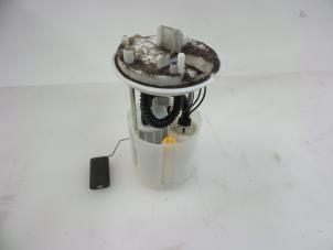 Gebruikte Tank element Pomp Fiat Grande Punto (199) 1.2 Prijs € 20,00 Margeregeling aangeboden door Autobedrijf Broekhuis B.V.