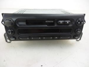 Gebruikte Radio/Cassette BMW Mini One/Cooper (R50) 1.6 16V Cooper Prijs € 20,00 Margeregeling aangeboden door Autobedrijf Broekhuis B.V.