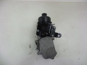 Gebruikte Oliefilterhuis Ford Focus 3 Wagon 1.6 TDCi ECOnetic Prijs € 35,00 Margeregeling aangeboden door Autobedrijf Broekhuis B.V.