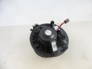 Gebruikte Kachel Ventilatiemotor Skoda Superb Combi (3V5) 2.0 TDI Prijs € 70,00 Margeregeling aangeboden door Autobedrijf Broekhuis B.V.