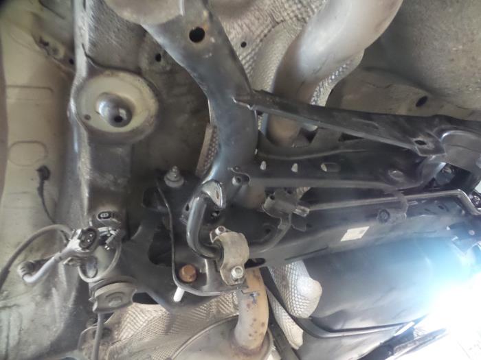 Subframe van een Skoda Superb Combi (3V5) 2.0 TDI 2016