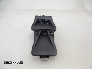 Gebruikte Sensor Remassistent Volvo V40 (MV) 2.0 D2 16V Prijs € 25,00 Margeregeling aangeboden door Autobedrijf Broekhuis B.V.
