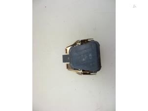 Gebruikte Sensor regen Jaguar XE 2.0 D E-Performance 16V Prijs € 35,00 Margeregeling aangeboden door Autobedrijf Broekhuis B.V.