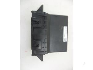 Gebruikte Climatronic module Jaguar XE 2.0 D E-Performance 16V Prijs € 80,00 Margeregeling aangeboden door Autobedrijf Broekhuis B.V.