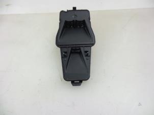 Gebruikte Sensor Remassistent Volvo V70 (BW) 1.6 DRIVe,D2 Prijs € 30,00 Margeregeling aangeboden door Autobedrijf Broekhuis B.V.