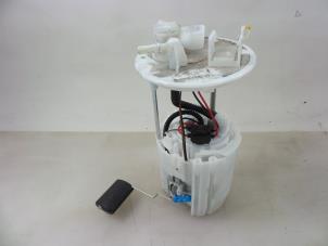 Gebruikte Tank element Pomp Kia Picanto (JA) 1.0 12V Prijs € 35,00 Margeregeling aangeboden door Autobedrijf Broekhuis B.V.