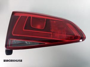 Gebruikte Achterlicht links Volkswagen Golf VII (AUA) 1.2 TSI BlueMotion 16V Prijs € 25,00 Margeregeling aangeboden door Autobedrijf Broekhuis B.V.