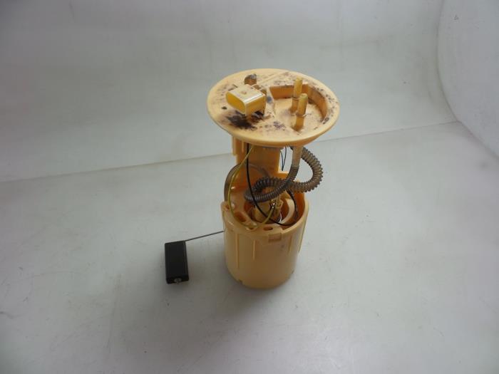Gebruikte Tank element Pomp Volkswagen Crafter 2.5 TDI 30/35/50 Prijs € 48,40 Inclusief btw aangeboden door Autobedrijf Broekhuis B.V.