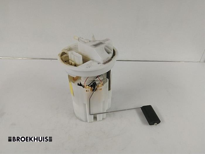 Gebruikte Brandstofpomp Elektrisch Ford Fiesta 7 1.0 EcoBoost 12V 100 Prijs € 25,00 Margeregeling aangeboden door Autobedrijf Broekhuis B.V.