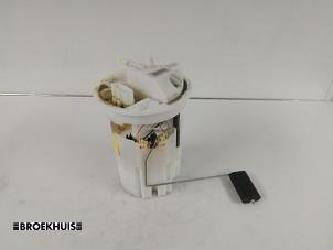 Gebruikte Tank element Pomp Ford Fiesta 7 1.0 EcoBoost 12V 100 Prijs € 25,00 Margeregeling aangeboden door Autobedrijf Broekhuis B.V.