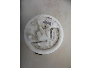 Gebruikte Tank element Pomp Ford Focus 3 Wagon 1.0 Ti-VCT EcoBoost 12V 100 Prijs € 35,00 Margeregeling aangeboden door Autobedrijf Broekhuis B.V.