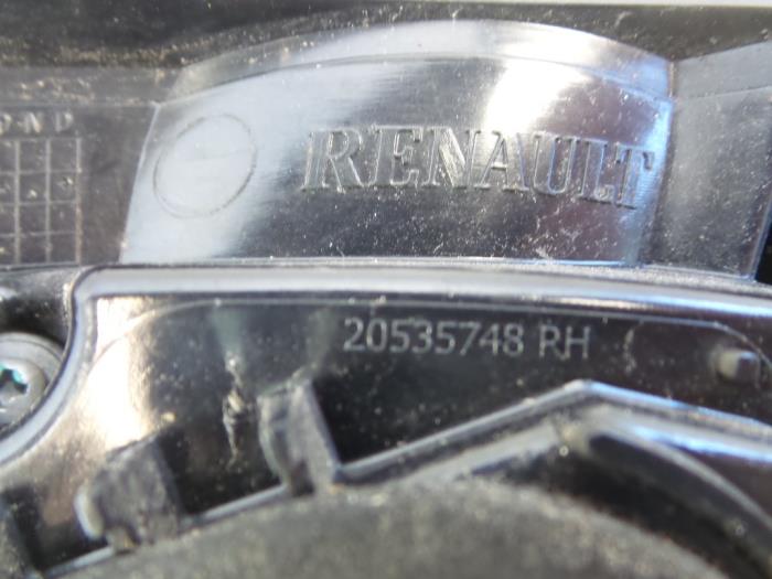 Achterlicht rechts van een Renault Clio IV Estate/Grandtour (7R) 1.5 Energy dCi 90 FAP 2014