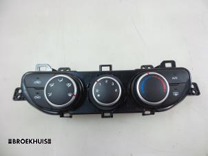 Gebruikte Kachel Bedieningspaneel Hyundai i10 (B5) 1.0 12V Prijs € 60,00 Margeregeling aangeboden door Autobedrijf Broekhuis B.V.