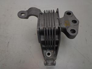 Gebruikte Motorrubber Opel Astra J Sports Tourer (PD8/PE8/PF8) 1.4 Turbo 16V Prijs € 25,00 Margeregeling aangeboden door Autobedrijf Broekhuis B.V.