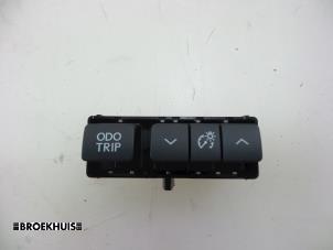 Gebruikte Schakelaar Lexus IS (E3) 300h 2.5 16V Prijs € 15,00 Margeregeling aangeboden door Autobedrijf Broekhuis B.V.