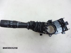 Gebruikte Knipperlicht Schakelaar Kia Sportage (SL) 1.6 GDI 16V 4x2 Prijs € 25,00 Margeregeling aangeboden door Autobedrijf Broekhuis B.V.