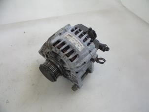 Gebruikte Alternator Kia Venga 1.6 CRDi VGT 16V Prijs € 50,00 Margeregeling aangeboden door Autobedrijf Broekhuis B.V.
