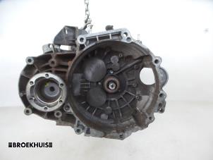 Gebruikte Versnellingsbak Volkswagen Passat Variant (3C5) 2.0 TDI 16V 140 Prijs op aanvraag aangeboden door Autobedrijf Broekhuis B.V.