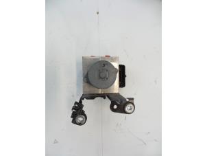 Gebruikte ABS Pomp Ford Mondeo IV Wagon 1.6 TDCi 16V Prijs € 50,00 Margeregeling aangeboden door Autobedrijf Broekhuis B.V.