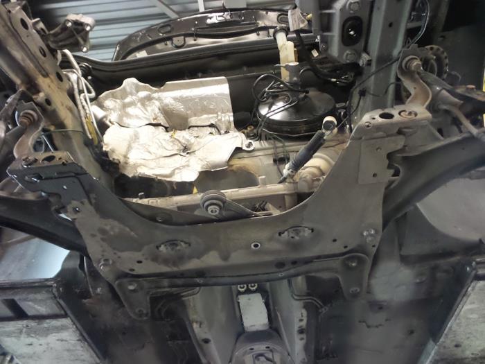 Gebruikte Subframe Renault Clio III Estate/Grandtour (KR) 1.2 16V TCE 100 Prijs € 50,00 Margeregeling aangeboden door Autobedrijf Broekhuis B.V.