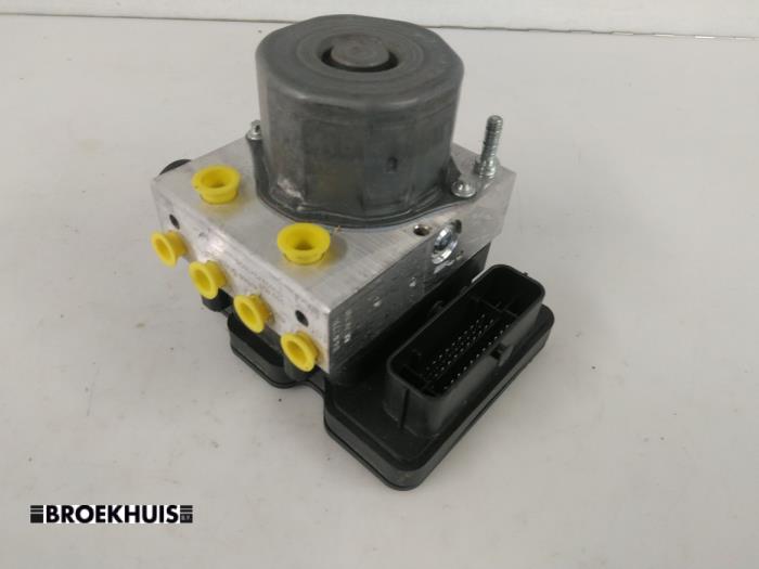 Gebruikte ABS Pomp Nissan Micra (K14) 0.9 IG-T 12V Prijs € 85,00 Margeregeling aangeboden door Autobedrijf Broekhuis B.V.
