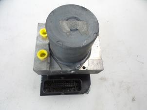 Gebruikte ABS Pomp Mercedes E (W212) E-350 CDI V6 24V BlueEfficiency Prijs € 100,00 Margeregeling aangeboden door Autobedrijf Broekhuis B.V.