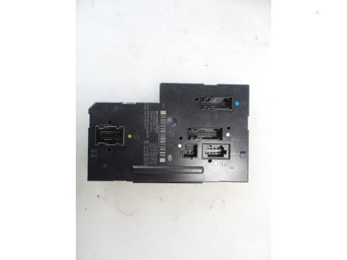 Gebruikte Computer Body Control Mercedes E (W212) E-350 CDI V6 24V BlueEfficiency Prijs € 80,00 Margeregeling aangeboden door Autobedrijf Broekhuis B.V.