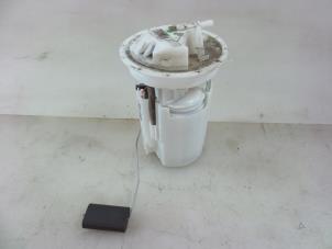 Gebruikte Tank element Pomp Ford Fiesta 6 (JA8) 1.0 Ti-VCT 12V 65 Prijs € 35,00 Margeregeling aangeboden door Autobedrijf Broekhuis B.V.