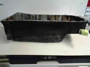 Gebruikte Carterpan Volkswagen Transporter T5 2.5 TDi PF Prijs € 60,00 Margeregeling aangeboden door Autobedrijf Broekhuis B.V.